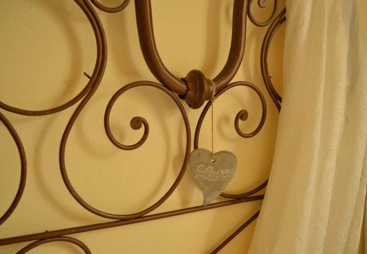 Bed & Tours Dimora Di Campagna Bed & Breakfast Castelnuovo Belbo Exterior photo